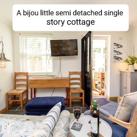 Bijou Coastal Apartment In Polperro With Hot Tub Onsite Parking Downhill Walk To Village エクステリア 写真