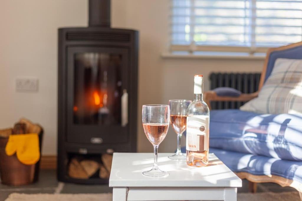 Bijou Coastal Apartment In Polperro With Hot Tub Onsite Parking Downhill Walk To Village エクステリア 写真