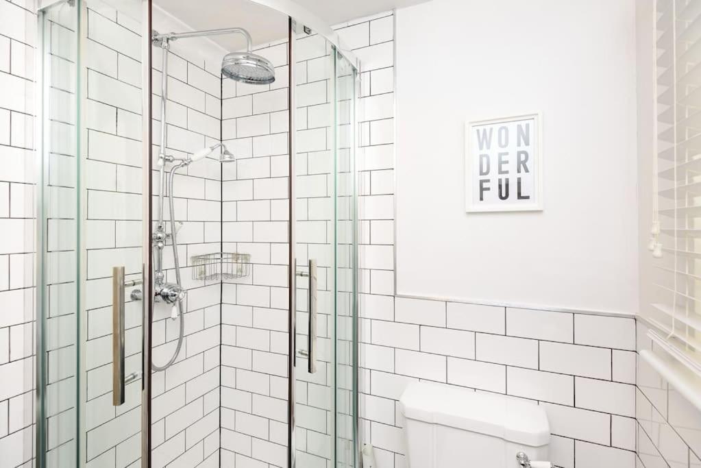 Bijou Coastal Apartment In Polperro With Hot Tub Onsite Parking Downhill Walk To Village エクステリア 写真
