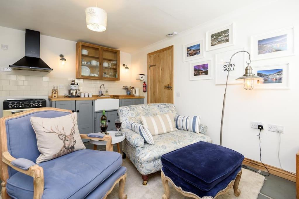 Bijou Coastal Apartment In Polperro With Hot Tub Onsite Parking Downhill Walk To Village エクステリア 写真