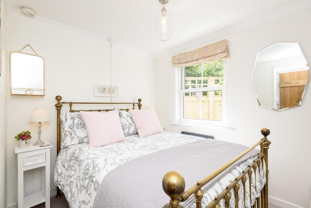 Bijou Coastal Apartment In Polperro With Hot Tub Onsite Parking Downhill Walk To Village エクステリア 写真