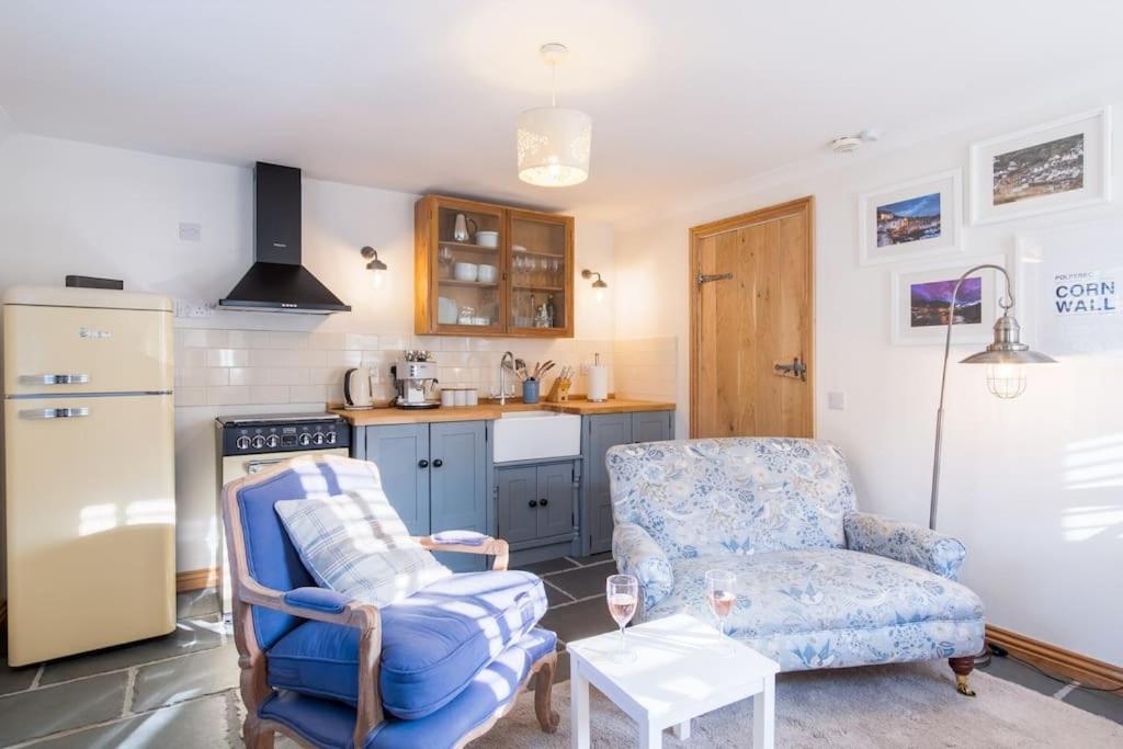 Bijou Coastal Apartment In Polperro With Hot Tub Onsite Parking Downhill Walk To Village エクステリア 写真