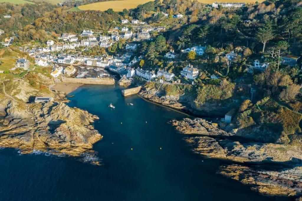 Bijou Coastal Apartment In Polperro With Hot Tub Onsite Parking Downhill Walk To Village エクステリア 写真
