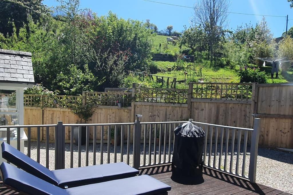 Bijou Coastal Apartment In Polperro With Hot Tub Onsite Parking Downhill Walk To Village エクステリア 写真