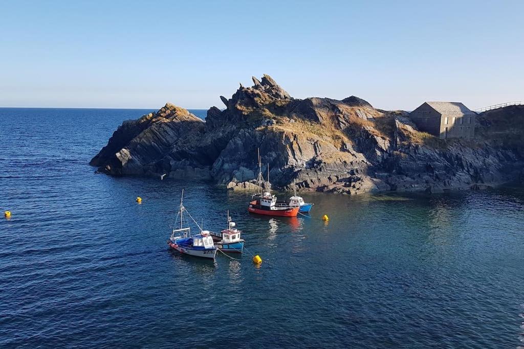 Bijou Coastal Apartment In Polperro With Hot Tub Onsite Parking Downhill Walk To Village エクステリア 写真