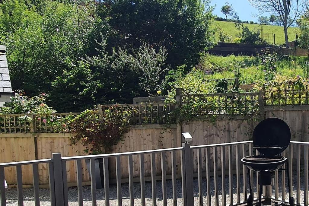 Bijou Coastal Apartment In Polperro With Hot Tub Onsite Parking Downhill Walk To Village エクステリア 写真