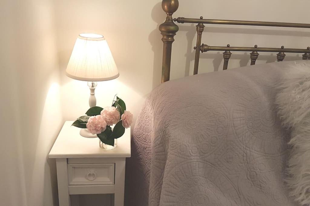 Bijou Coastal Apartment In Polperro With Hot Tub Onsite Parking Downhill Walk To Village エクステリア 写真