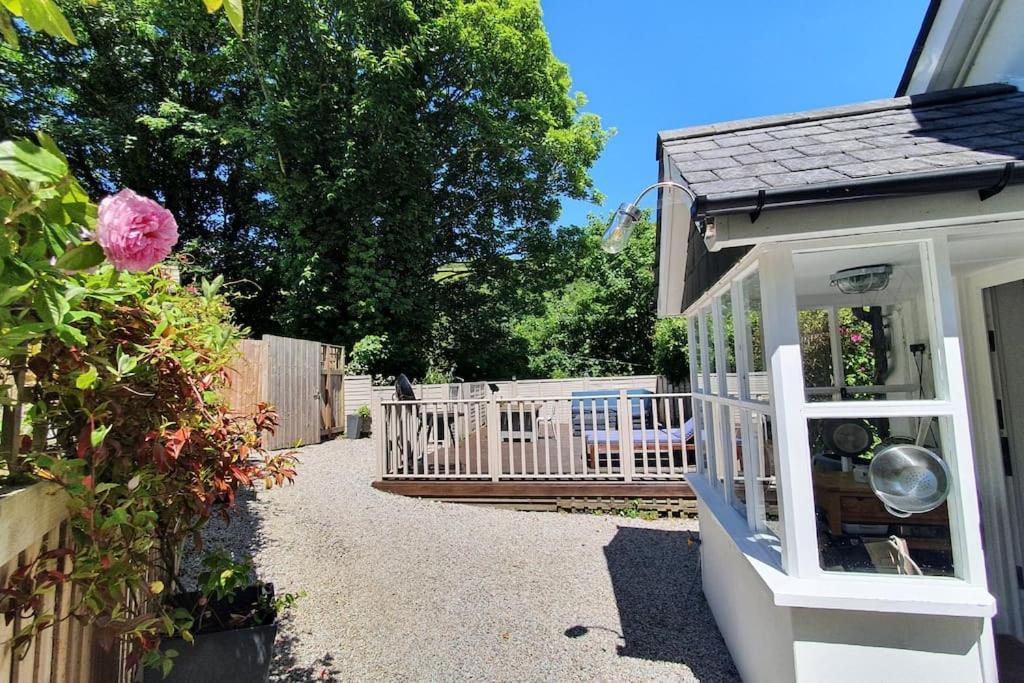 Bijou Coastal Apartment In Polperro With Hot Tub Onsite Parking Downhill Walk To Village エクステリア 写真
