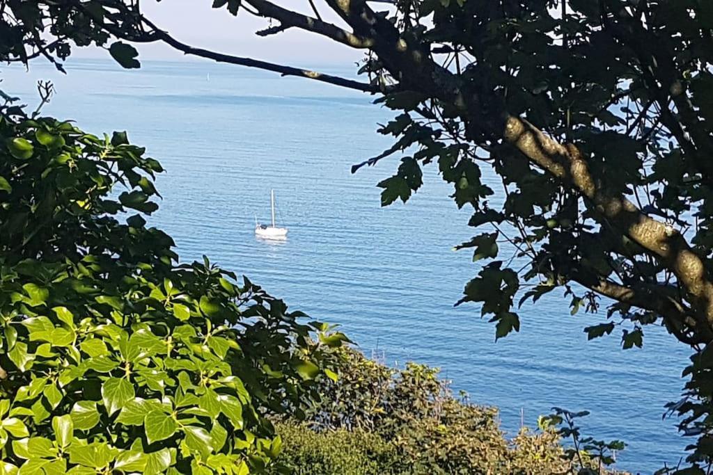 Bijou Coastal Apartment In Polperro With Hot Tub Onsite Parking Downhill Walk To Village エクステリア 写真