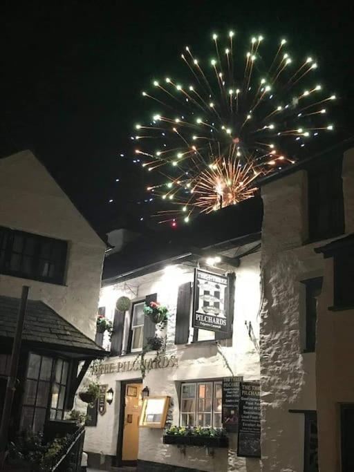 Bijou Coastal Apartment In Polperro With Hot Tub Onsite Parking Downhill Walk To Village エクステリア 写真