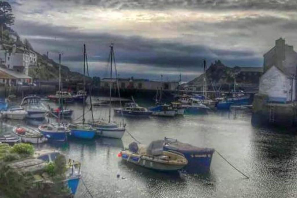 Bijou Coastal Apartment In Polperro With Hot Tub Onsite Parking Downhill Walk To Village エクステリア 写真