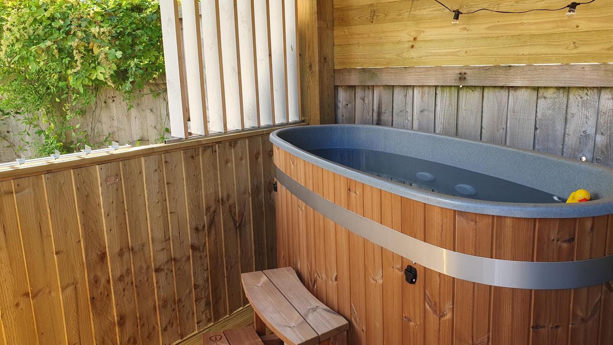 Bijou Coastal Apartment In Polperro With Hot Tub Onsite Parking Downhill Walk To Village エクステリア 写真